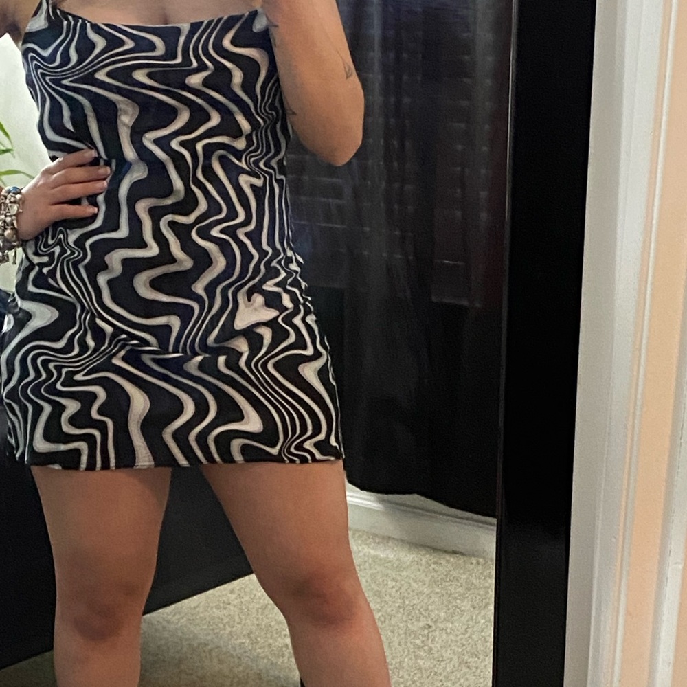 Black and white Zara silky dress - Picture 3 of 4